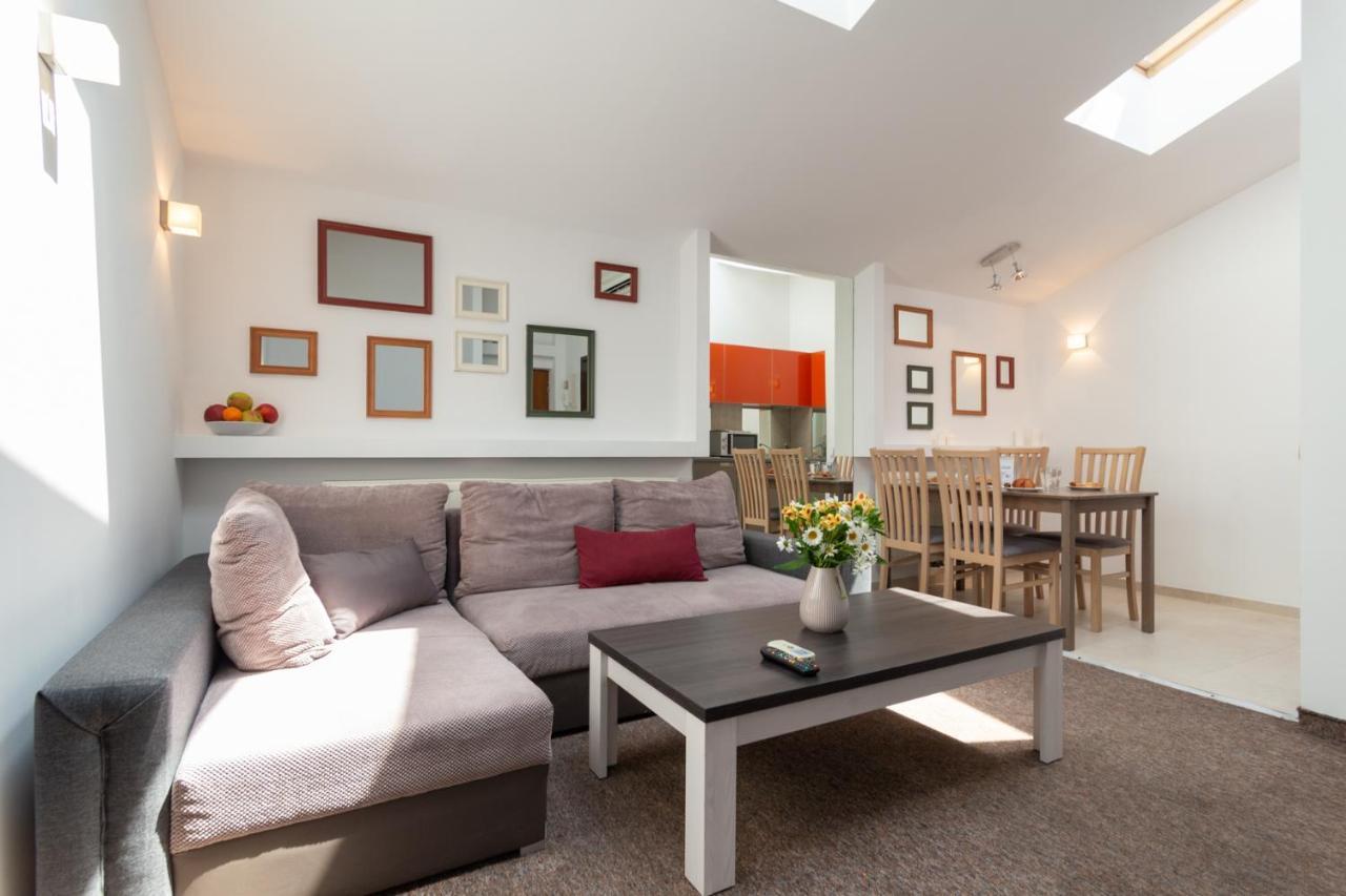 Friendly Family Loft In The Center Apartment คราคูฟ ภายนอก รูปภาพ